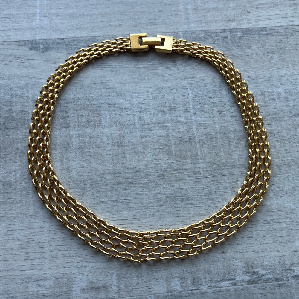 AVON Vintage Goldtone Shiny Link Choker Necklace - Picture 2 of 4